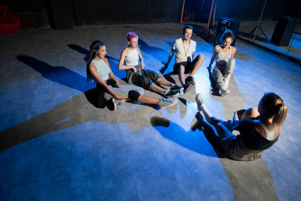 Which improvisation exercises help actors think on their feet?