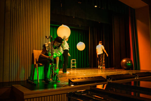 How do actors overcome stage fright and nervousness before a performance?