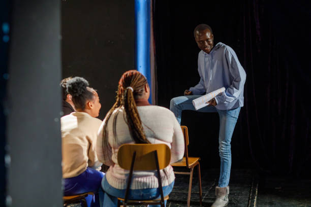 What Elements Define an Outstanding Acting Course, Providing Comprehensive Training and Industry Insights?